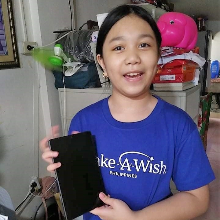 Wish kid Sabina shows off her new tablet from Catriona Gray